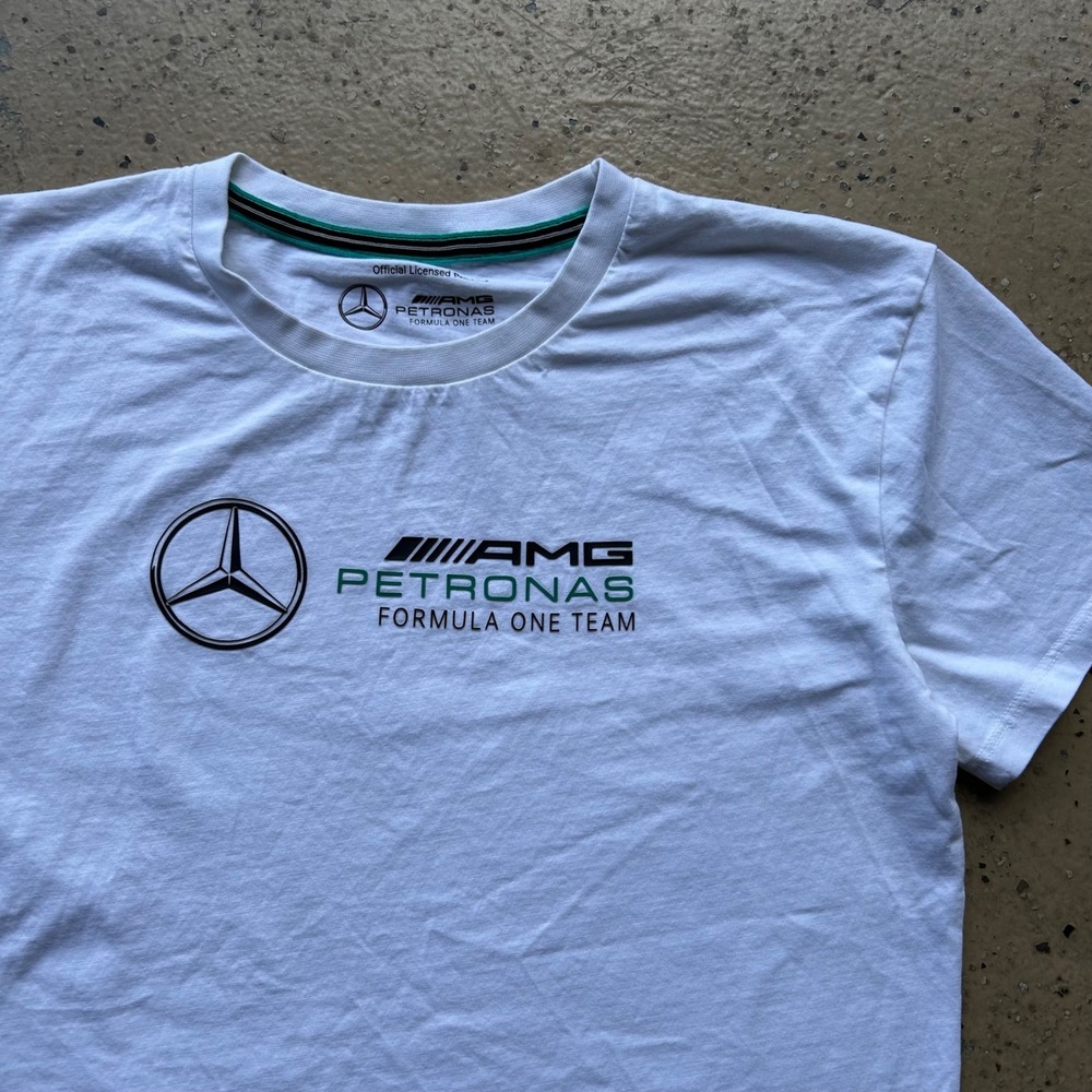 Mercedes AMG Petronas Formula One Team T-Shirt Mens Small White F1 Racing Graphi